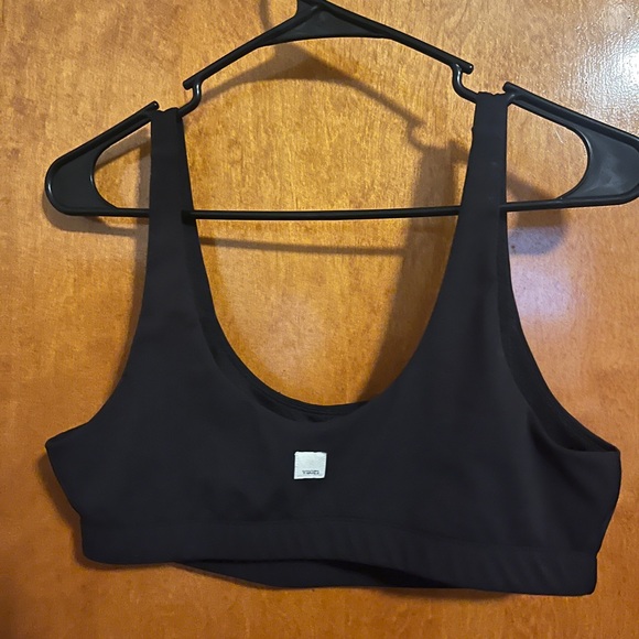 Vuori Classic Black Sports Bra - Picture 2 of 3
